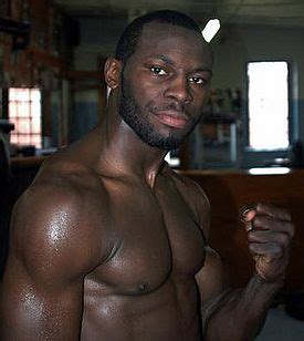 Cunningham started boxing at the age of 19, and won the national golden gloves 178 lb (81 kg) title in 1998 as an amateur. Steve Cunningham Photo Shot | Steve Cunningham Photos ...