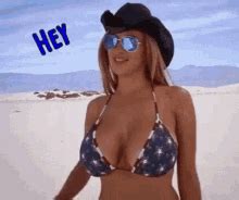 Buzzfeed has breaking news, vital journalism, quizzes, videos, celeb news, tasty food videos, recipes, diy hacks, and all the trending buzz you'll want to share with your friends. Happy Birthday Mr President GIFs | Tenor