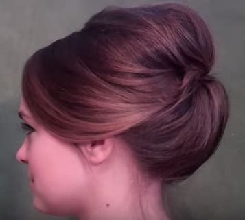 How to do a formal low rolled bun for short hair (also does work on any length!) 1 dakikada topuz yapımı. EVDE ŞIK TOPUZ YAPIMI ~ Kısa Saç Modelleri, En Güzel Saç ...