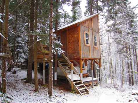 These individually appointed cabin rentals are decorated with a warm and unique atmosphere, making them the perfect place to stay for your visit to burlington and the bread loaf area of central vermont. Relaxshacks.com: A Log Cabin in Northern Vermont- 20' by ...