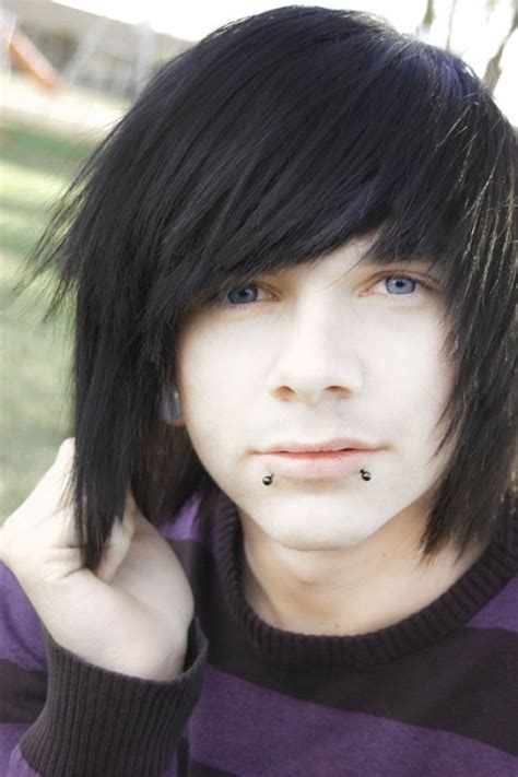 Aber ich schicke ihr trotzdem den artikel damit sie sieht dass sie jünger und cooler als die clickbait. könnt ihr mir Bilder von "Emo" Frisuren schicken? (emo ...