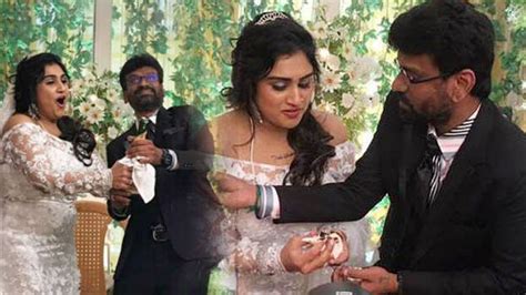 Vanitha is a daughter of veteran actors vijaya kumar and manjula. Tamil Actress Vanitha Vijaykumar Allegedly Thrashes ...