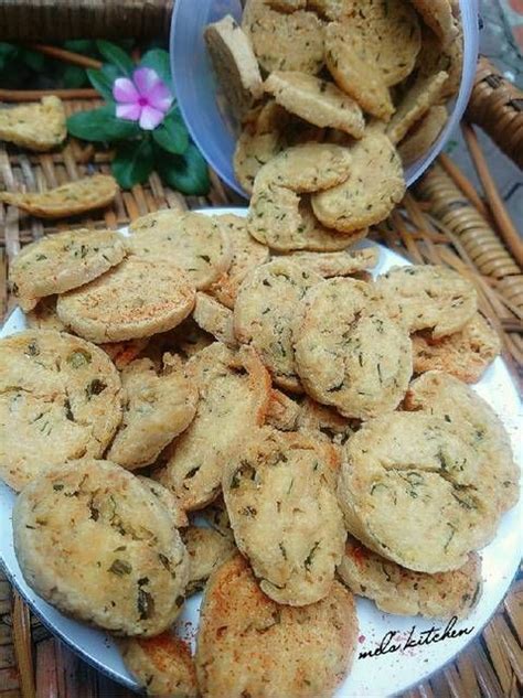 Nah, penasaran gimana cara membuatnya? Resep Basreng Kering : Resep: Seblak Kering Daun Jeruk ...