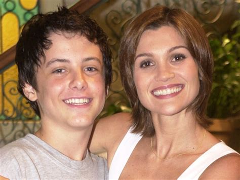 Flávia alessandra, tarcísio meira, cláudia raia, marco ricca, julia lemmertz, deborah secco, alexandre borges, kayky brito. Antes e depois: Kayky Brito volta à TV após 12 anos de O ...