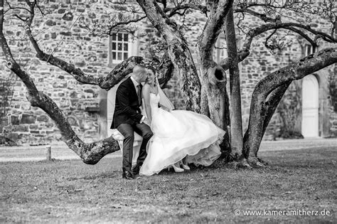 Sängerin sarah lombardi ist unter der haube. sarah_engels_pietro_lombardi_hochzeit_009 // Kamera mit Herz