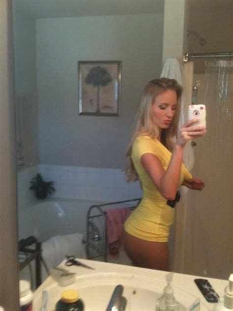 Teen caught masturbating bathroom this super hot teenager with puffy. Bathroom Pics You Can't Unsee : Page 2