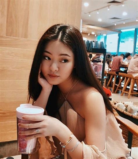 Check spelling or type a new query. Video Intim Selebgram Tersebar, Penumpang Pesawat Viral ...