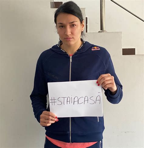 Cristina neagu a făcut diferența. Cristina Neagu, Apel Pentru Cei Care Se Plimbă Pe Străzi: "Staţi în Casă Oameni Buni" | Libertatea