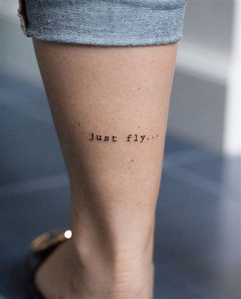 Existuje celá řada velkých důvodů, aby se menší tetování design pak jít na větší. Just fly... | Tattoos, Tattoo quotes