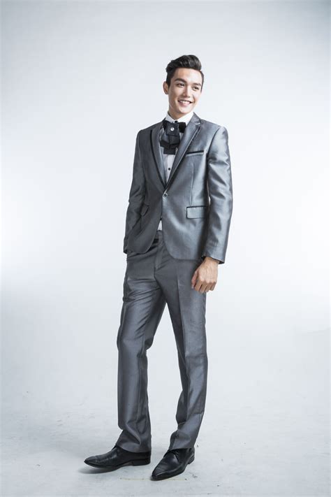 Whether you're the groom, best man, usher or father of the bride, we've got two and three piece suits in various styles. Men suit rental | Men suit | Men suit rental singapore