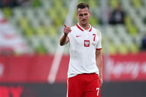 In 2015 leverkusen and ajax agreed a deal to make milik's loan deal permanent, where the 6ft 1in star. Tak się zmieniał Arkadiusz Milik - Super Express