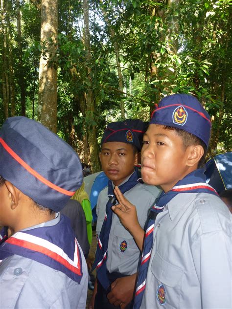 Mereka mewakili murid tahun 3 hingga 6. PPKI SMKBR: AKTIVITI PERKHEMAHAN PENGAKAP ISTIMEWA PROGRAM ...