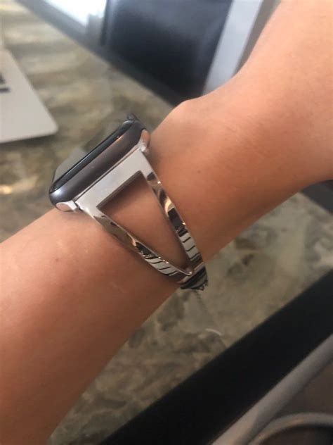 The sides of the segments resemble the ones on this band, like metal wrapped around a core. Pin on Fashion & Beauty