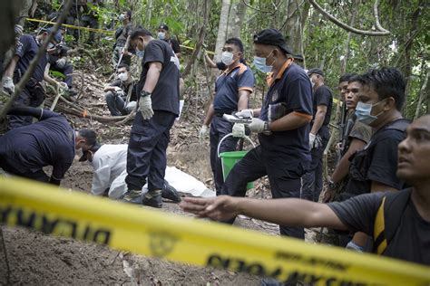 Weaving is a part of malay culture that is rich in historical and cultural value. Malaysian Police Reveal Grim Secrets of Jungle Trafficking ...