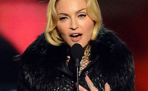 Insider berichten, dass die ausnahmekünstlerin einen neuen freund hat. Madonna in jungen Jahren vergewaltigt • WOMAN.AT
