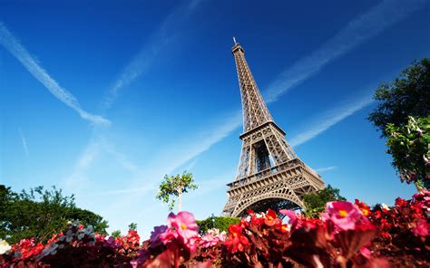 It was completed in the year 1889 and as soon as it was established, people gushed like honey bees to witness the beauty of this blossomed flower. Eiffel Tower Paris France Wallpapers | HD Wallpapers | ID ...