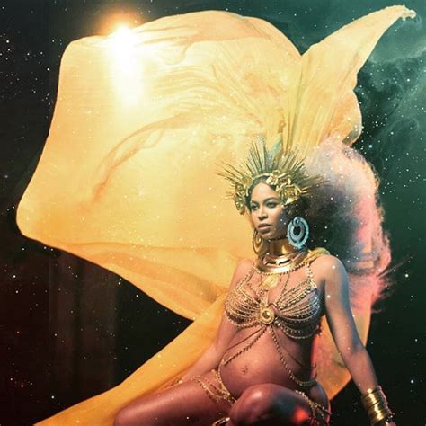 Beyoncé blew everyone away with her performance of sandcastles and love drought at the 2017 grammy awards. Beyoncé Grammy Awards 2017 | Grammys 2017, Beyonce queen