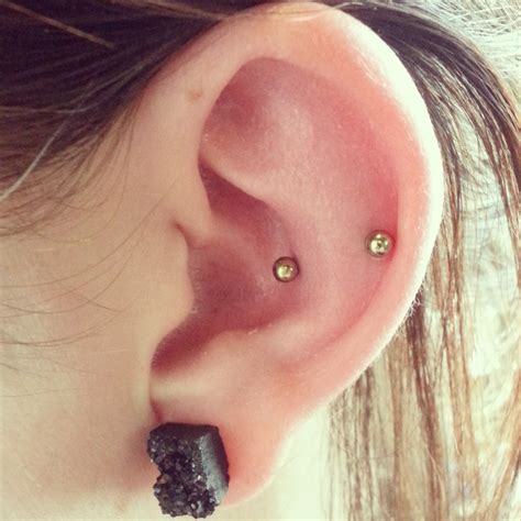 Snug piercing: Aftercare, Pain, Healing, Jewelry, Pictures | Body ...