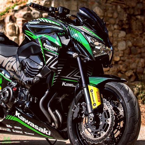 This kawasaki z800 1:12 sports some nice details like the precise decals, sharp paint job(especially the dual tone), rim lines, exhaust pipe and the optics. kawasaki z800 Cup3 sticker kit en 2020 | Motos, Fotos ...
