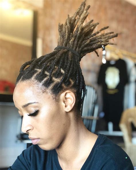 Dreadlocks refer to a particular hairstyle that is achieved naturally by allowing the hair to mat together as it grows. Dreadlocks Styles For Ladies 2019 / Dreadlocks Kenya Dubai ...