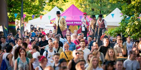 Petr kotvald je český zpěvák. Prague Pride nächste Woche im Zeichen der (Regenbogen ...