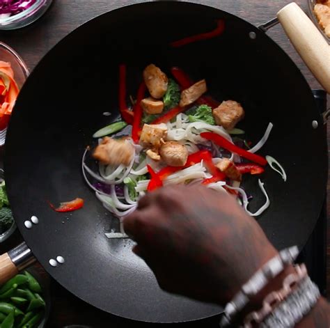 Stream stir fry by migos from desktop or your mobile device. Migos Cooked Up Some Stir Fry With Tasty Because That Only ...