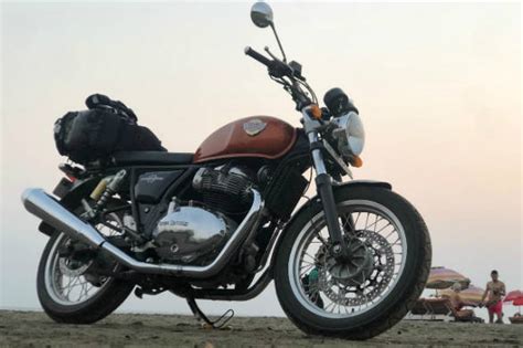 Ab ende monat sind die interceptor 650 in ravishing red/ black und die continental 650gt in black magic bei uns im laden zu sehen. Royal Enfield Interceptor 650 and Continental GT 650 ...