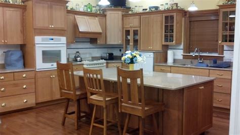 They are still dedicated to a great selection of top brands for their dealers, quick and convenient service, and high levels of expertise among their. Kraftmaid Mission Quartersawn Oak - Kitchen - Columbus ...