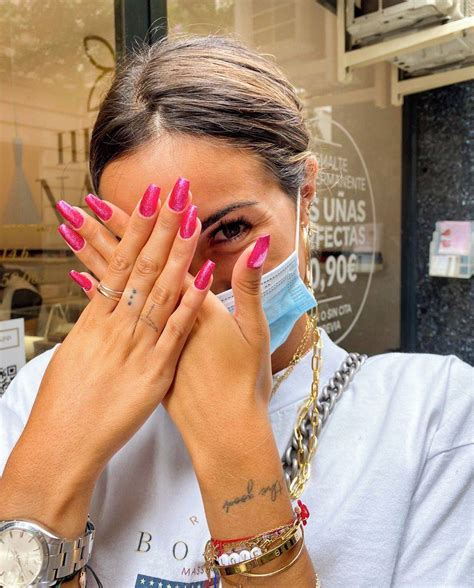 Diseño De Uñas 2021 Piel Morena : La Nueva Tendencia De ...