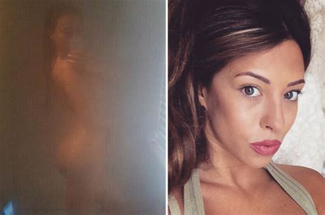 Get your man to stay and stop him from pulling away. Pascal Craymer snaps naked shower selfie for social media ...