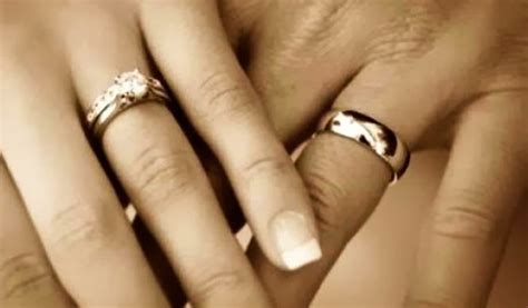 May 26, 2021 · belinda y christian nodal ayer dieron un paso importante en su relación amorosa, ya que el cantante de regional mexicano le entregó a la cantante de flamenkito el anillo de compromiso y que. El Decálogo del Matrimonio y Su Eje Transversal (1a. Parte ...