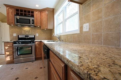 Learn more about the colors. Uba Tuba Granite With Light Hioney Oak Cabinets : How To ...