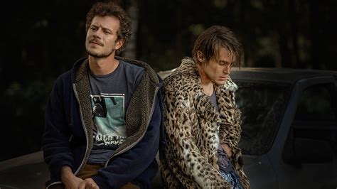 Опубликован трейлер сериала «топи» с иваном янковским, тихоном жизневским и катериной шпицей. Дмитрий Глуховский о сериале «Топи»: «В глубинке смерть ...
