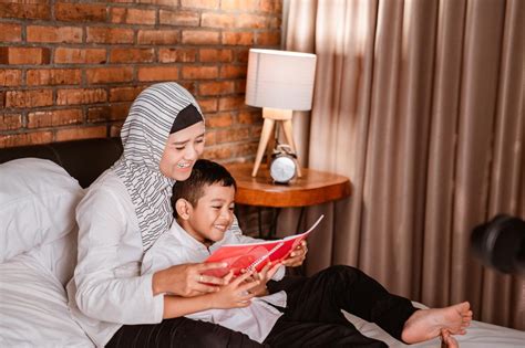 Sepasang menara yang sangat besar dan megah menguasai langit ibu negara malaysia iaitu kuala lumpur. Pendidikan Islam Sekolah Rendah - awalmy