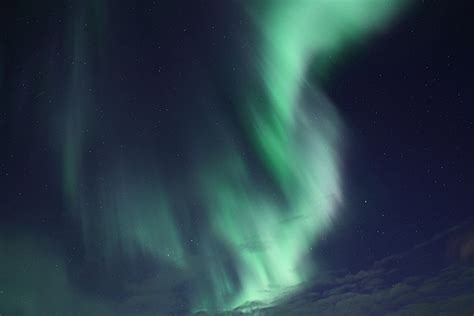 Bij noorderlicht is er geen tijd om iedereen wakker te gaan maken. Noorderlicht, Lapland | Vereniging Voor Sterrenkunde