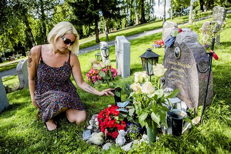 May 27, 2021 · det hadde bokstavelig talt svimlet for tonje brenna da hun leste i rapporten at det gikk 42 minutter fra politiet ankom landsiden til anders behring breivik ble pågrepet på utøya. Vil se stedet sønnen ble drept på Utøya for første gang ...