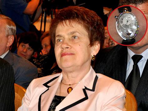 Это украинский бизнесмен, который построил состояние в банковском деле. Янукович фото с женой: как и где сегодня живет бывшая ...