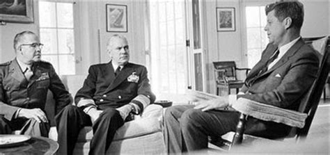 Durch stationierung von mittelstreckenraketen auf kuba durch die sowjetunion wurde der gesamte südosten der usa gefährdet. Luzifer-Lux: 50 Jahre "Kuba-Krise"
