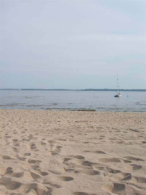 «la plage a été fermée à la suite d'une situation déclarée par la municipalité d'oka en lien avec le la plage demeurera fermée tant et aussi longtemps que des correctifs n'auront pas été apportés au. Plage Oka plage oka 1 by ladydevil18 on DeviantArt