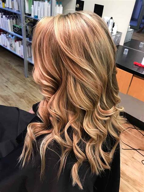 A golden blonde would look beautiful on you. Mèches caramel sur cheveux blonds : looks à chiper