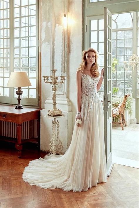 Entdecke rezepte, einrichtungsideen, stilinterpretationen und andere ideen zum ausprobieren. Abito da sposa più bello del mondo è di Nicole Spose