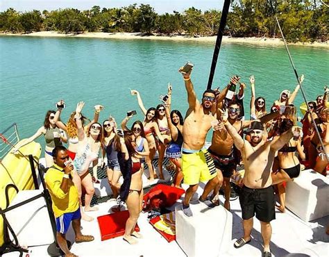 Find the perfect wet t shirt contest stock photos and editorial news pictures from getty images. SPRING BREAK - All Inclusive VIP Party Boat Miami, Harat's ...