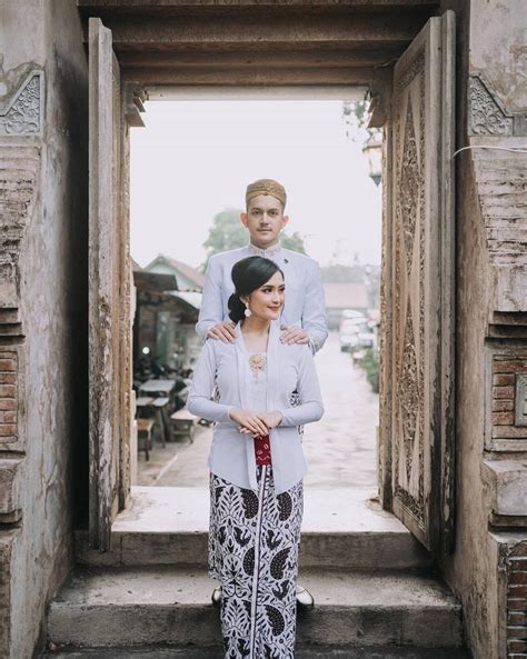 Maybe you would like to learn more about one of these? Prewedding Klasik Jawa / 30 Konsep Prewedding Outdoor ...