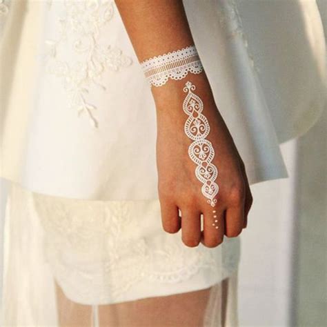 57 motif henna tangan sederhana yang mudah dan cantik untuk pengantin via cara menghias henna dengan 20 motif gambar henna simple dan paling via didyouknowbro.com. Easy White Henna Design - gambar henna tangan simple dan bagus