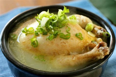 Resep membuat ayam rebus praktis, nikmat dan sederhana ayam rebus garam dengan citarasa asin resep ayam rebus bumbu cemplung bahan: Resep Samgyetang, Ayam Rebus ala Korea yang Sehat untuk ...