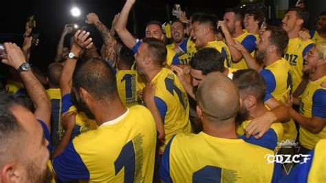 Cuenta oficial del cádiz club de fútbol. El Cádiz, exequipo del Mágico González, vuelve a Primera ...