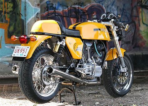 Buy classic & collectible ducati motorbikes direct from japan. ducatimeccanica.com - for vintage and classic Ducati ...