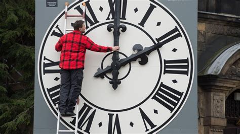 Die idee hinter der zeitumstellung: Zeitumstellung 2018 heute: Uhren umstellen nicht vergessen