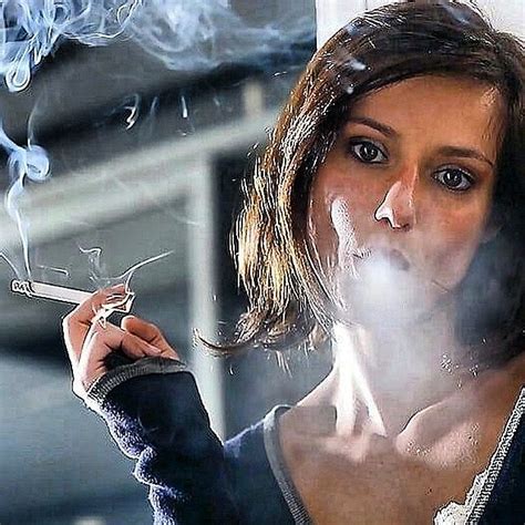 What is the best love match for a cancer woman? Pin op Exhaling Smoking Girl