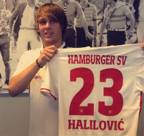 Fc barcelona trikot gunstig kaufen. Barça-Perle bindet sich bis 2020 an den HSV